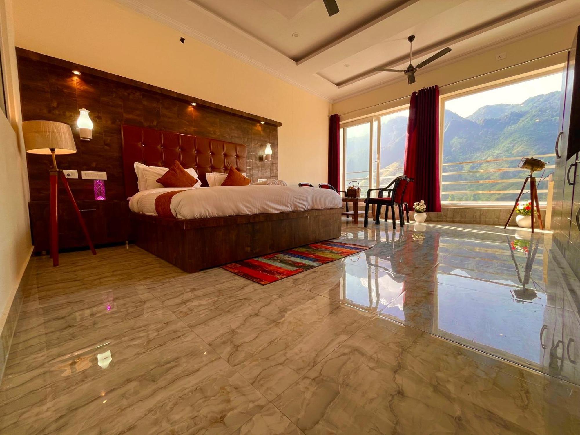 Sitara Hotel & Resort In The Lap Of Nature, ムスーリー エクステリア 写真