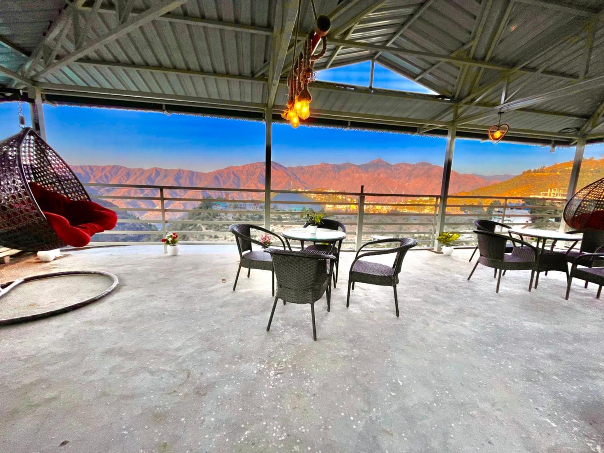 Sitara Hotel & Resort In The Lap Of Nature, ムスーリー エクステリア 写真