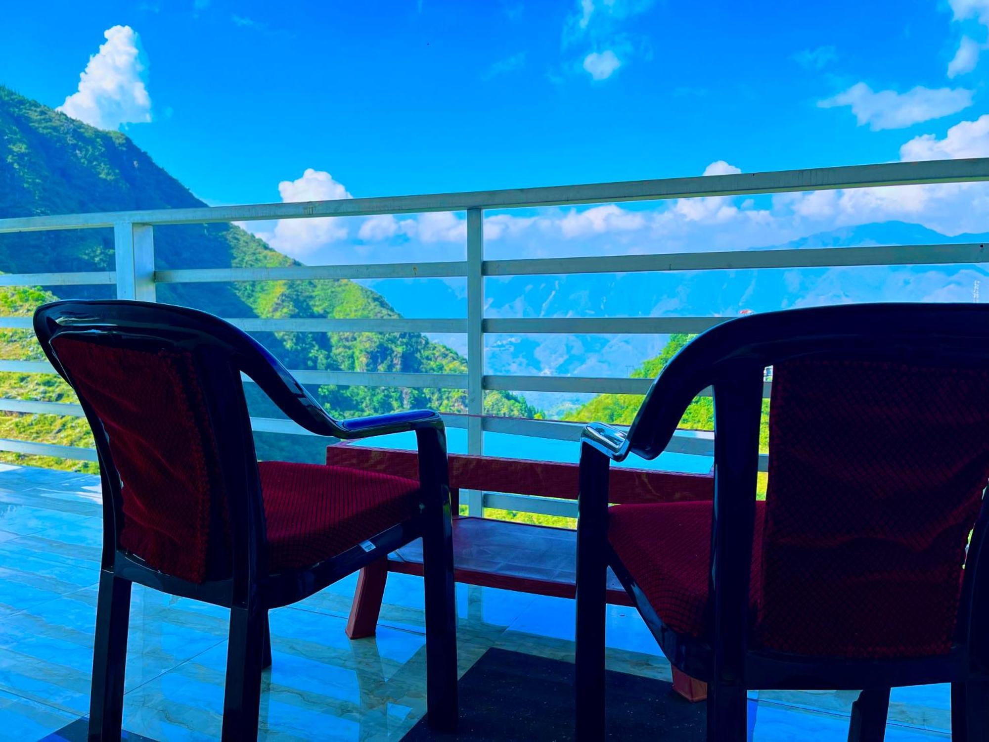 Sitara Hotel & Resort In The Lap Of Nature, ムスーリー エクステリア 写真