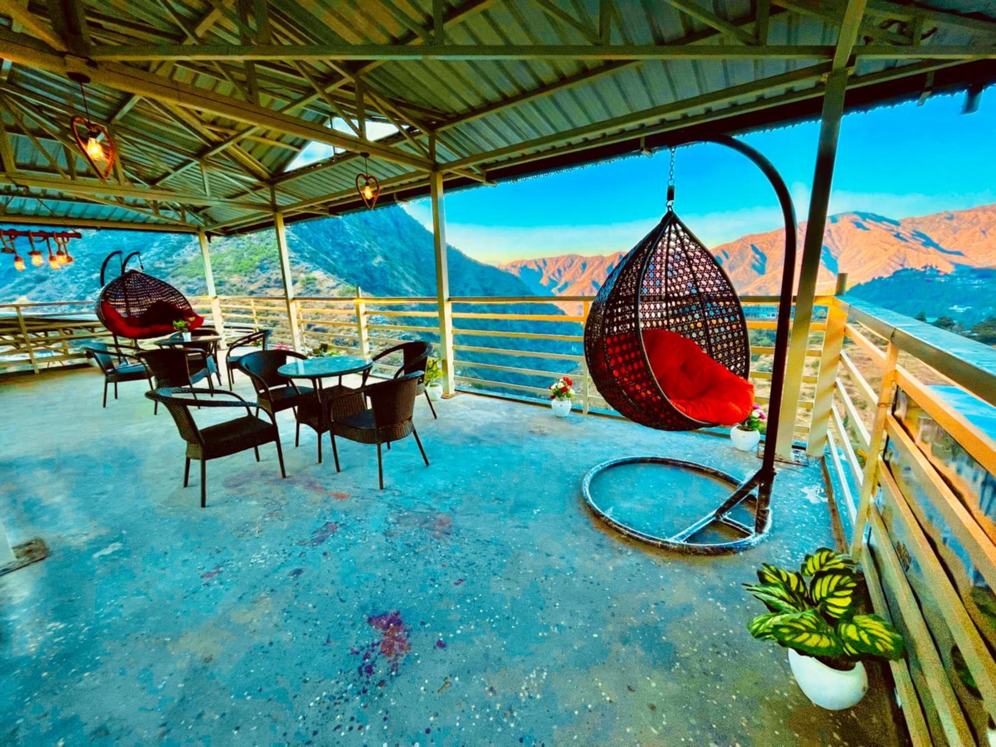 Sitara Hotel & Resort In The Lap Of Nature, ムスーリー エクステリア 写真