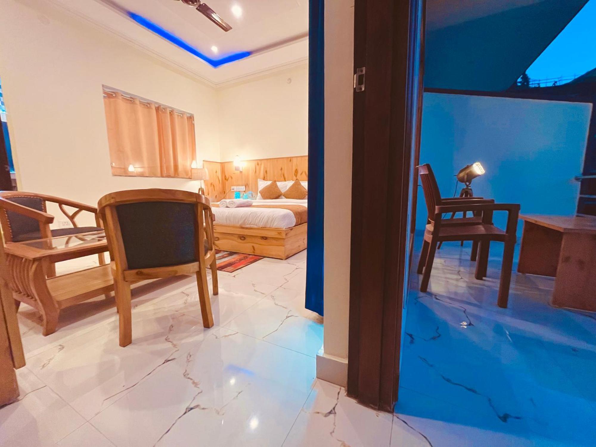 Sitara Hotel & Resort In The Lap Of Nature, ムスーリー エクステリア 写真