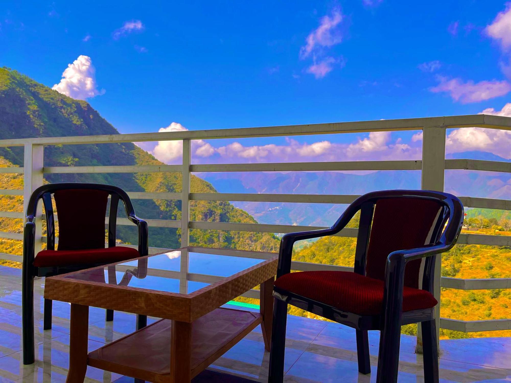 Sitara Hotel & Resort In The Lap Of Nature, ムスーリー エクステリア 写真