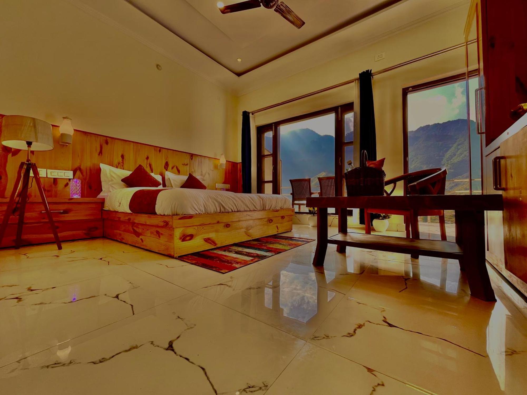 Sitara Hotel & Resort In The Lap Of Nature, ムスーリー エクステリア 写真